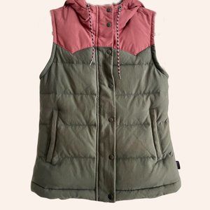 Patagonia Women Down Hooded Vest (XS)